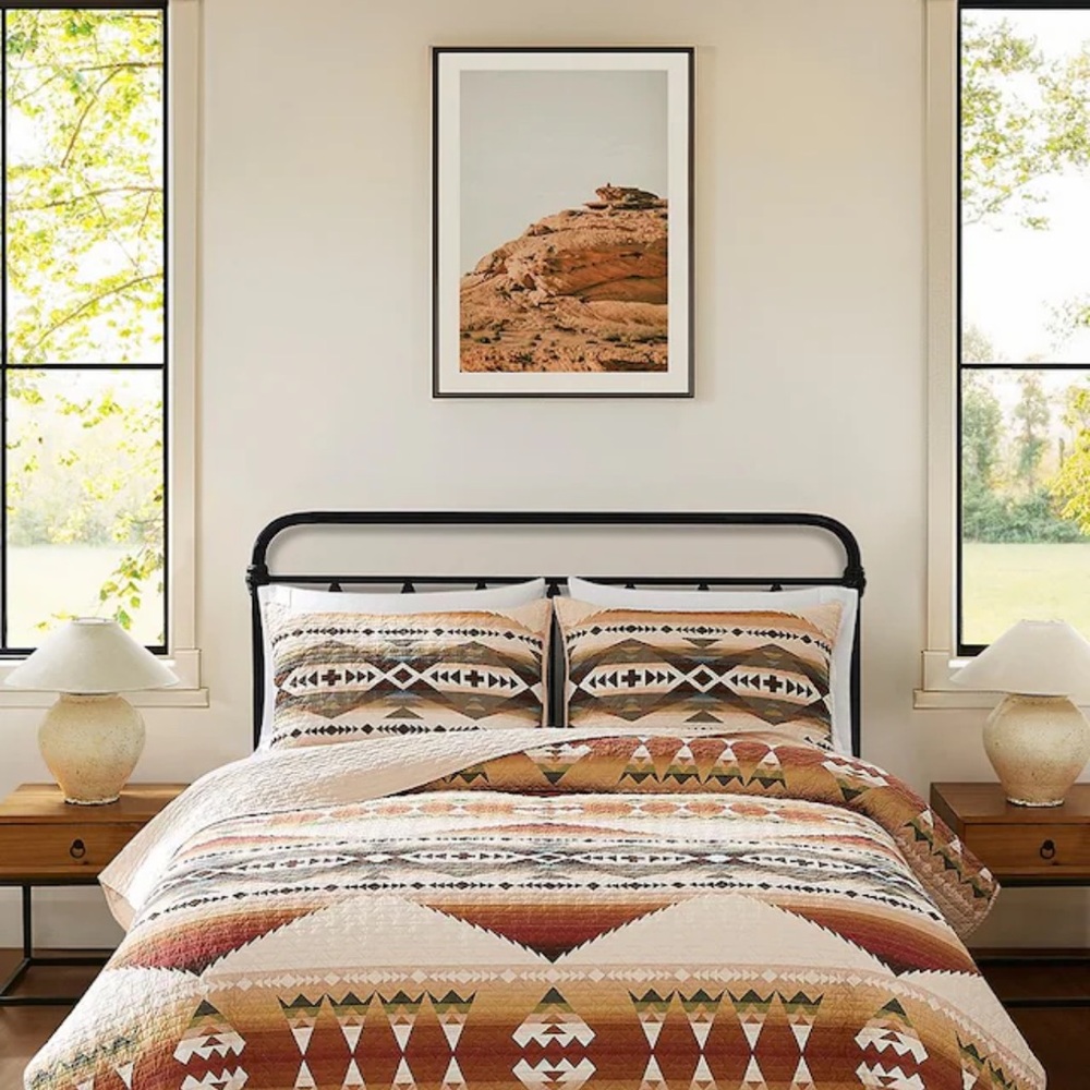 NWOT Pendleton Solstice Canyon Coverlet in Sand and Cream Full/Cream bedding